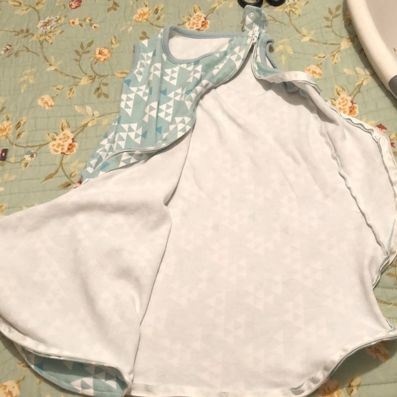 Snug gown - Picture 1 of 3